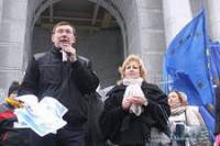 Сегодня в нашей оппозиции уже есть три вождя. Двое из них убеждены в том, что любое объединение должно состояться исключительно «под них» /Луценко/